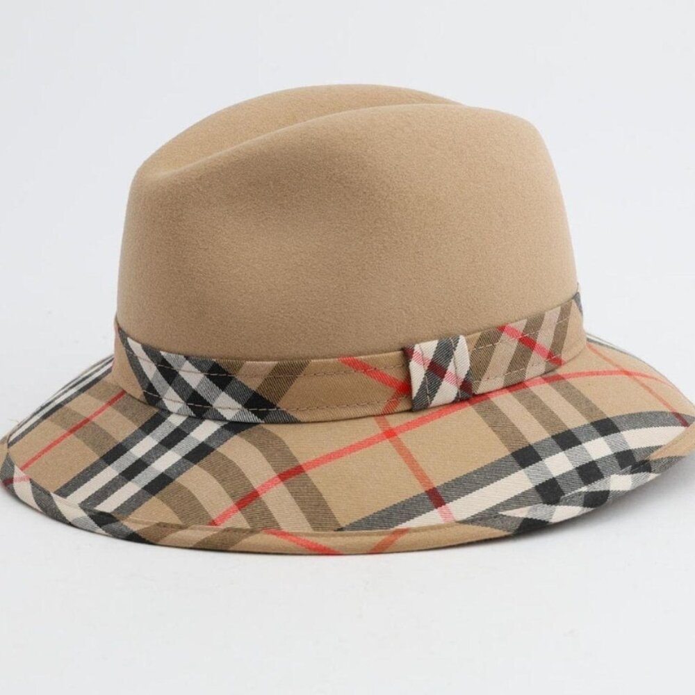 Burberry Wool Hat –   Made in England – Size L